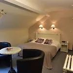 Hotel Moulin De La Strument 3*