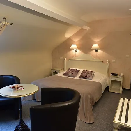 Hotel Moulin De La Strument 3*