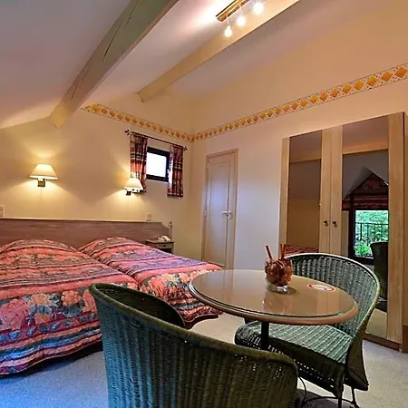 Hotel Moulin De La Strument 3*