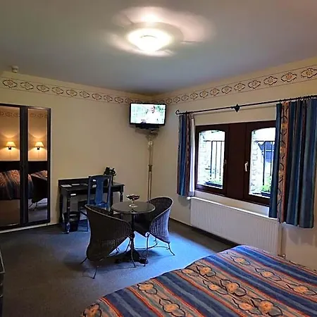 Hotel Moulin De La Strument