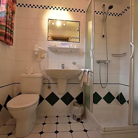 Moulin De La Strument Hotel